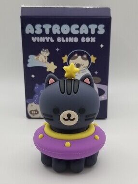 Smoko Astrocats Vinyl Blind Box Series: UFO Black Cat Figure